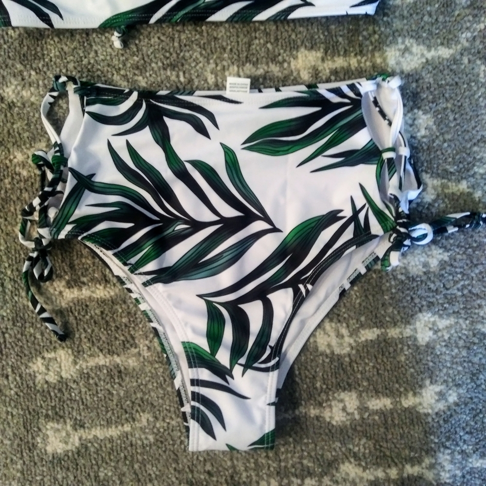 NEW Womens bikini - Picture 3 of 5